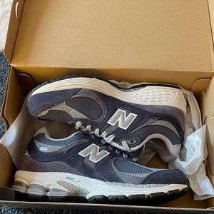 New Balance Classic Traditionnels Sneakers in Blue/Grey